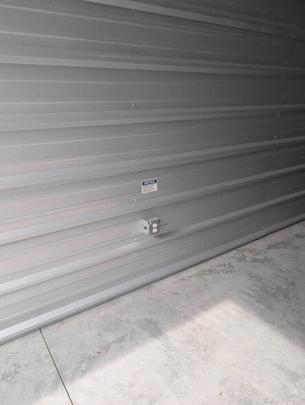 More Photos Of 10816 Fancher Rd, Westerville Warehouse For Lease