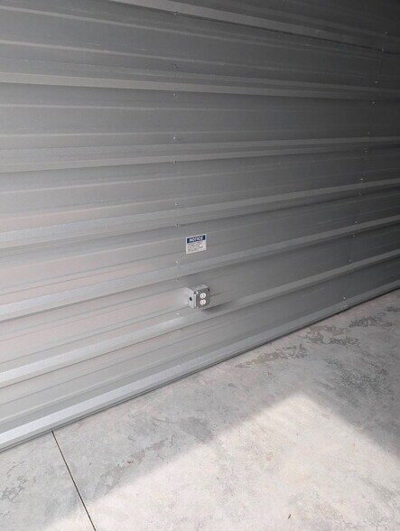 More Photos Of 10816 Fancher Rd, Westerville Warehouse For Lease