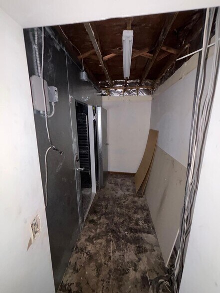 More Photos Of 975 Broadway St, Buffalo General Retail For Sale