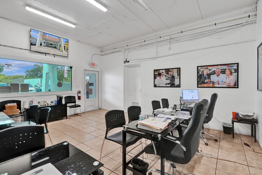 More Photos Of 5350 N State Road 7, Fort Lauderdale Auto Repair For Lease