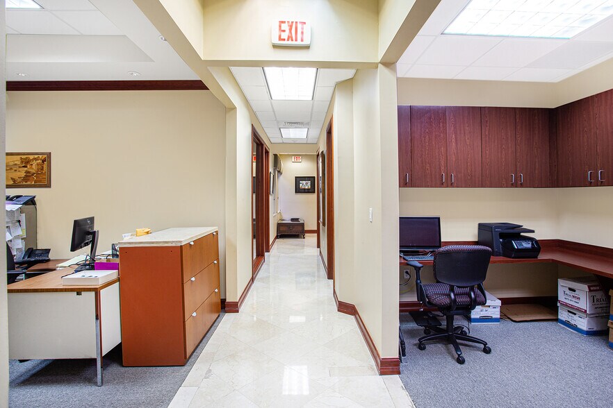 More Photos Of 2883 Executive Park Dr, Weston Office For Sale
