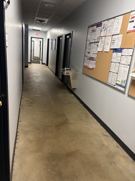 More Photos Of 360 Highland Rd E, Macedonia Office For Sale