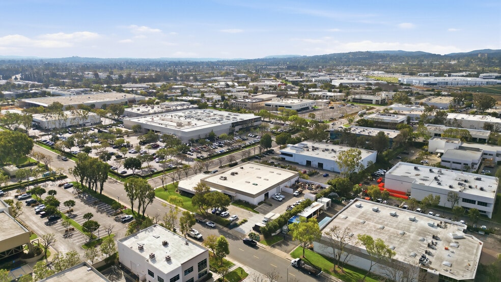 More Photos Of 8 Holland, Irvine Warehouse For Lease
