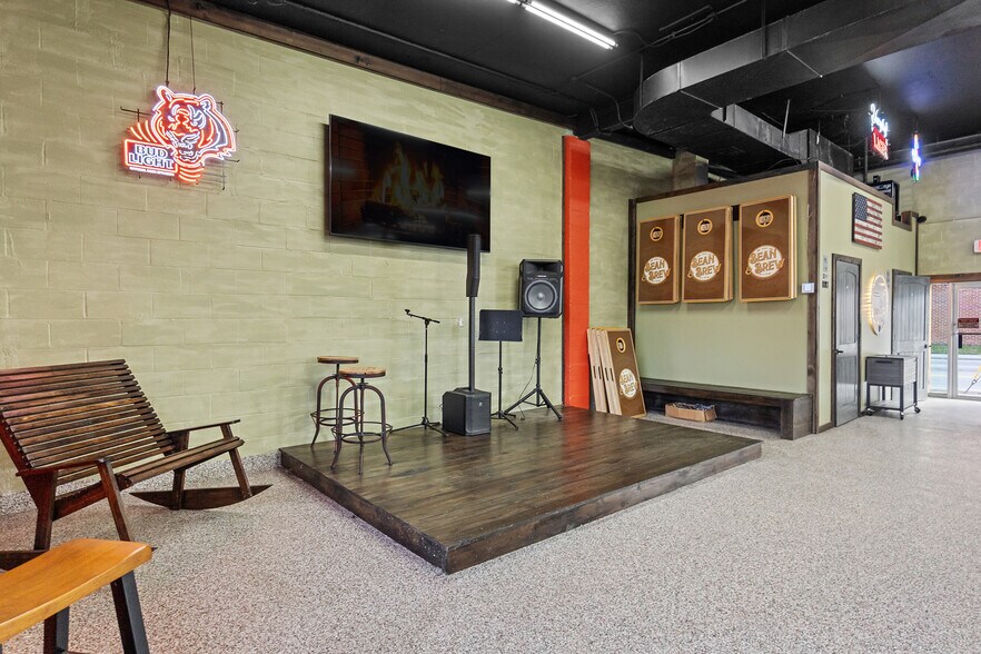 More Photos Of 97 E Main St, Batavia Office For Sale