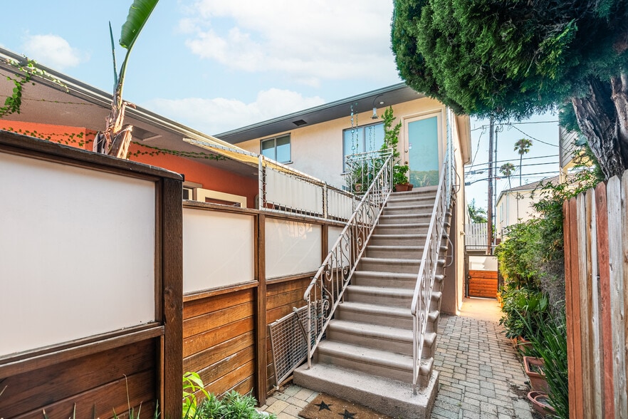 More Photos Of 914 20Th St, Santa Monica Apartments For Sale