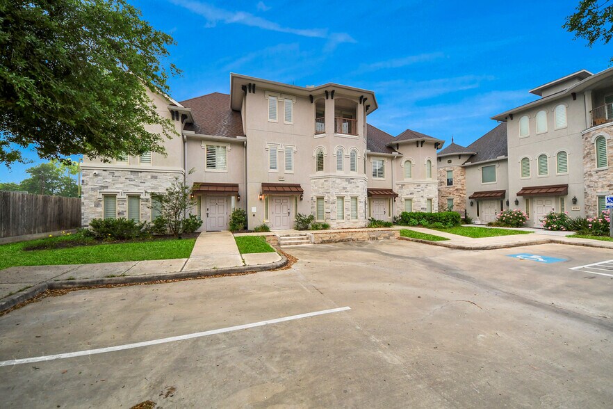 More Photos Of 6536 Greatwood Pky, Sugar Land Medical For Lease