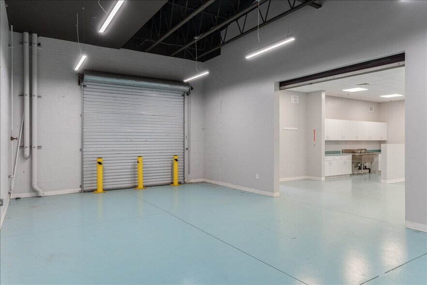 More Photos Of 1030 Huston St, Grover Beach Flex For Lease