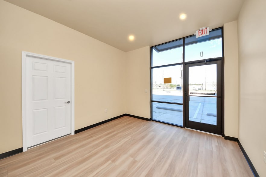 More Photos Of 18011 Cypress Rose Hill Rd, Cypress Unknown For Lease