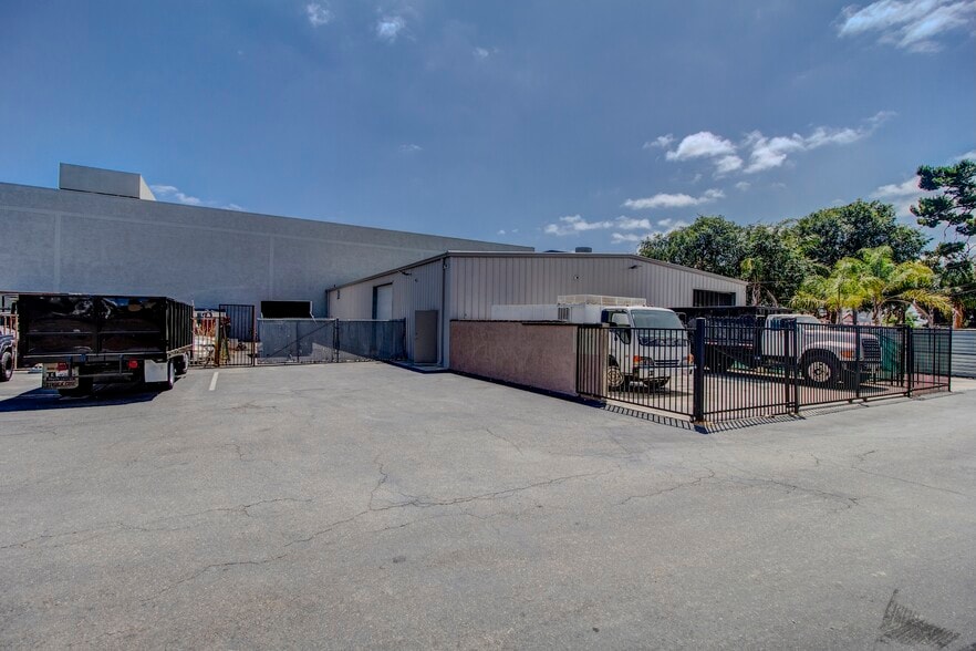 More Photos Of 1116 N Harbor Blvd, Santa Ana Flex For Lease