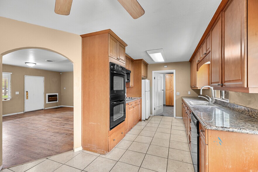 More Photos Of 9676 S Airport Way, Manteca Specialty For Sale