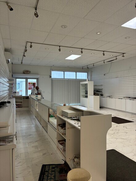 More Photos Of 46-028 Kawa St, Kaneohe Freestanding For Lease