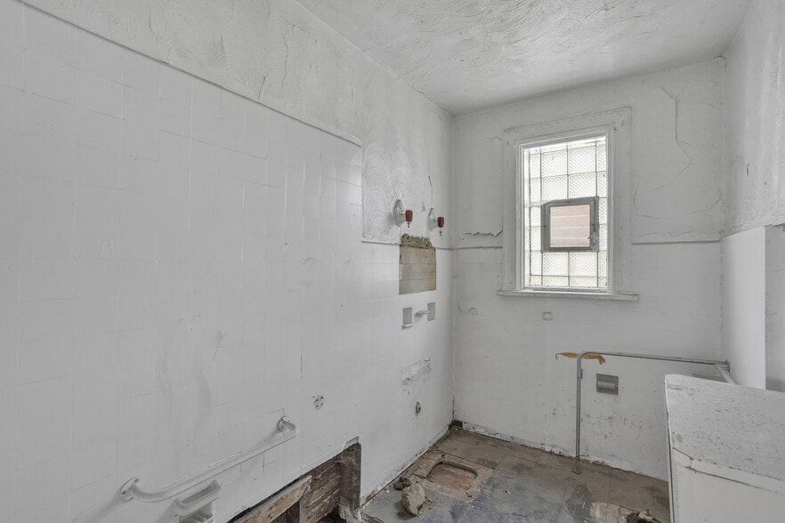 More Photos Of 5433 Broad St, Pittsburgh Assisted Living For Sale