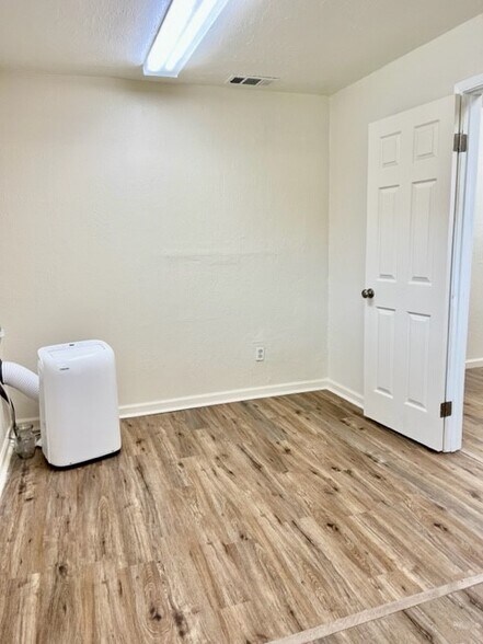 More Photos Of 2820 Broadmoor Ave, Concord General Retail For Sale