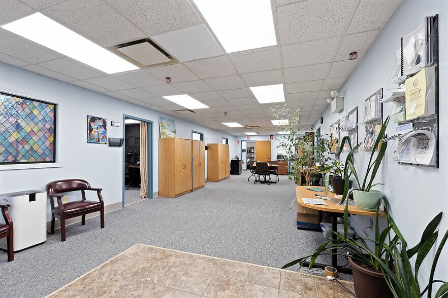 More Photos Of 219 Capitol St, Augusta Office For Lease