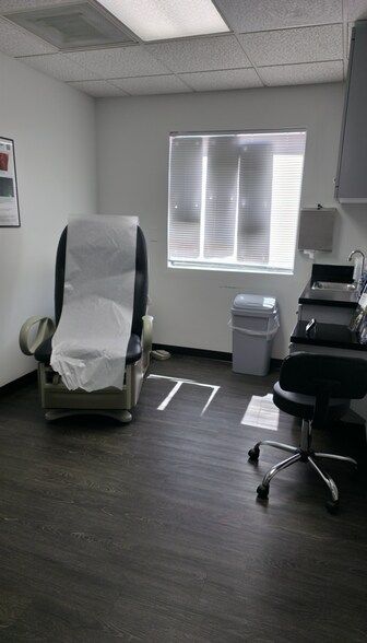 More Photos Of 1815 W Saint Marys Rd, Tucson Medical For Sale