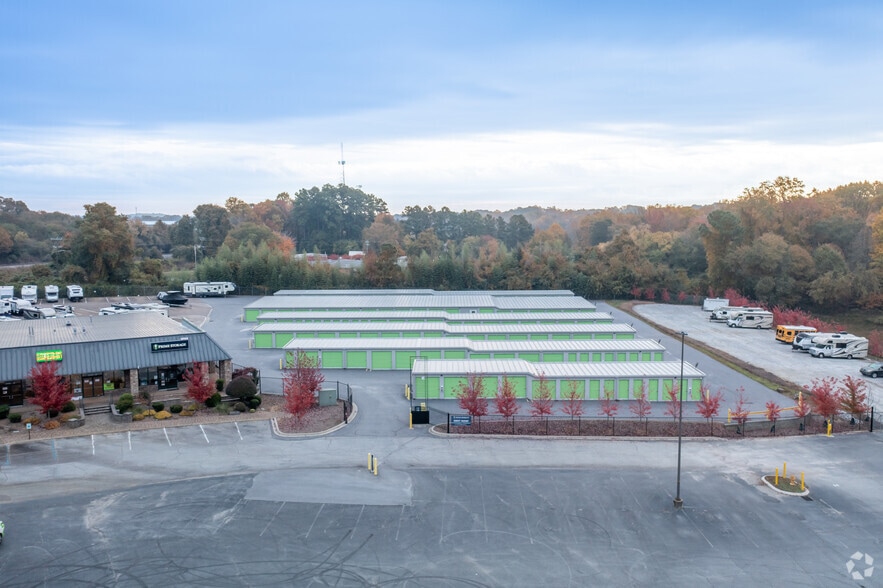 Primary Photo Of 3146 Wade Hampton Blvd, Taylors Self Storage For Lease