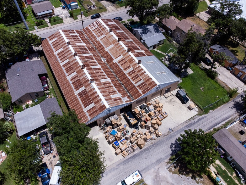 More Photos Of 1124 Delgado St, San Antonio Warehouse For Sale