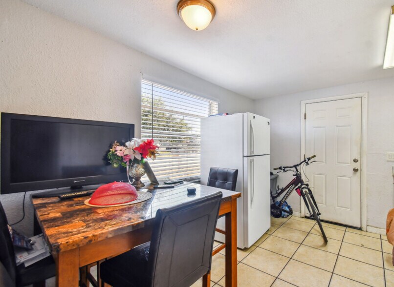 More Photos Of 4507-4517 E Giddens Ave, Tampa Multifamily For Sale