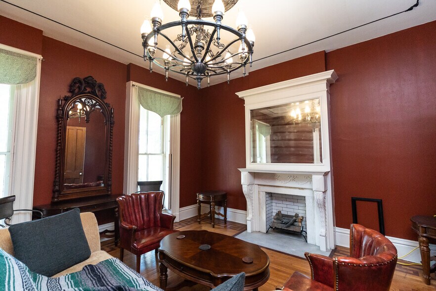 More Photos Of 126 W Church St, Newark Office Residential For Sale