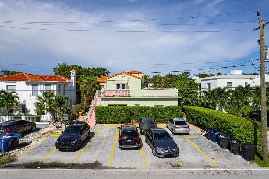 Primary Photo Of 2822 Pine Tree Dr, Miami Beach Apartments For Sale