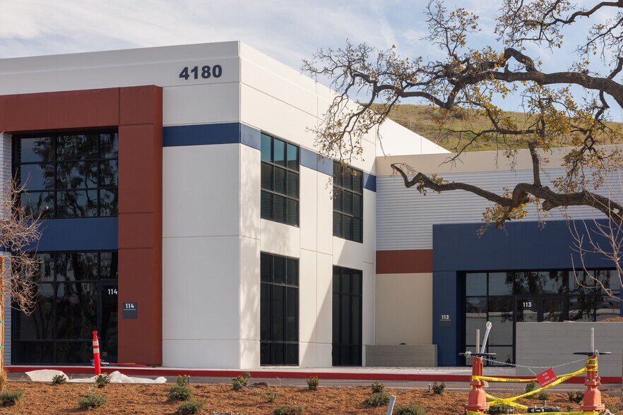 More Photos Of 4180 Guardian St, Simi Valley Warehouse For Sale