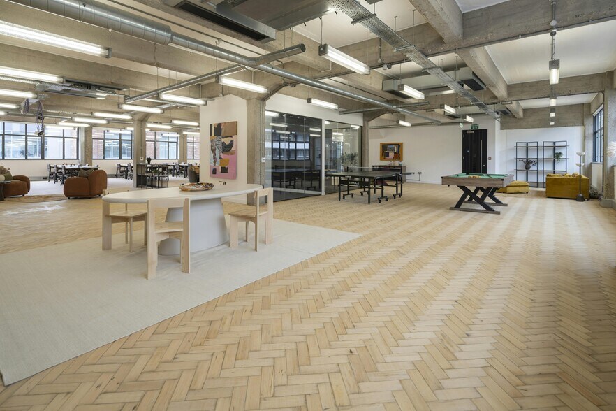 More Photos Of 15-27 Gee St, London Office Residential For Lease