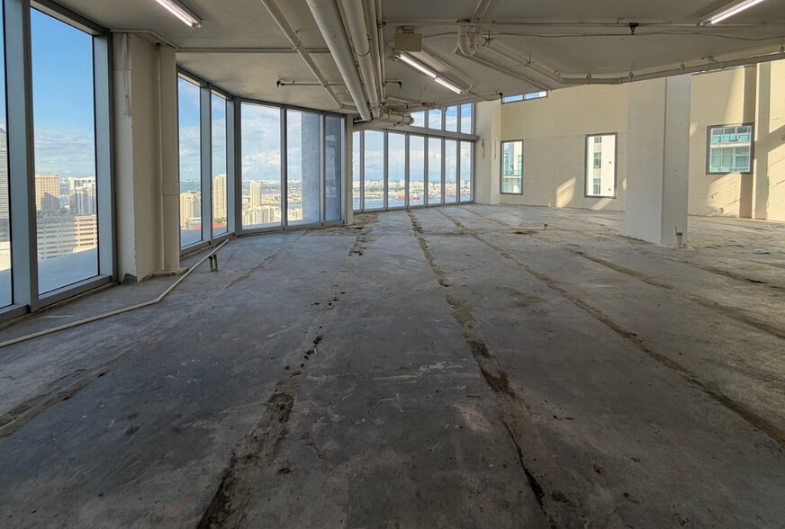 More Photos Of 1300 Brickell Bay Dr, Miami Apartments For Sale