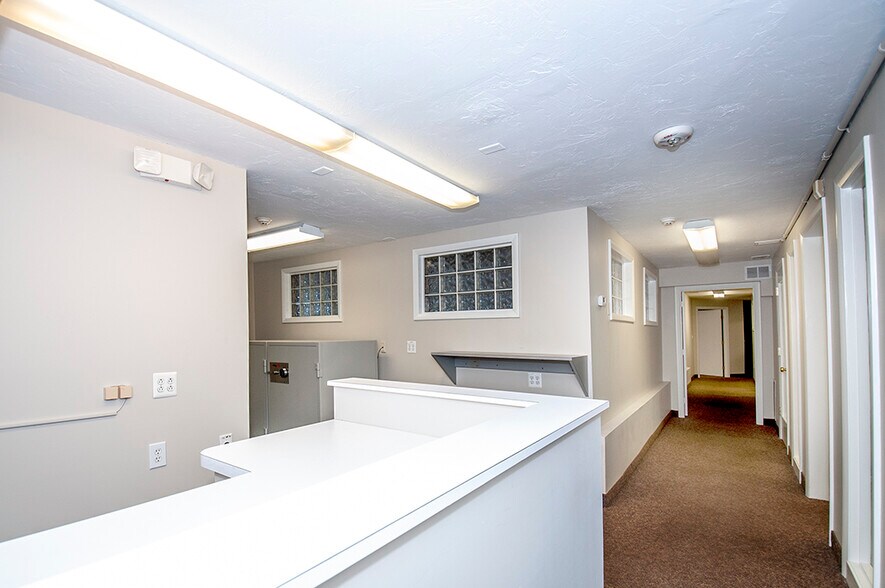 More Photos Of 4 Davis Ct, Brookline Loft Creative Space For Sale