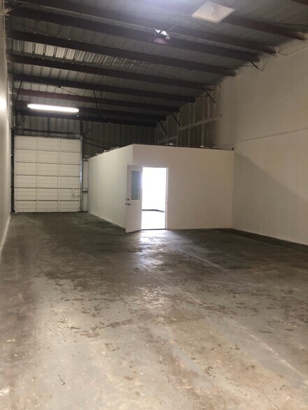 More Photos Of 2600 Center St, Deer Park Manufacturing For Lease