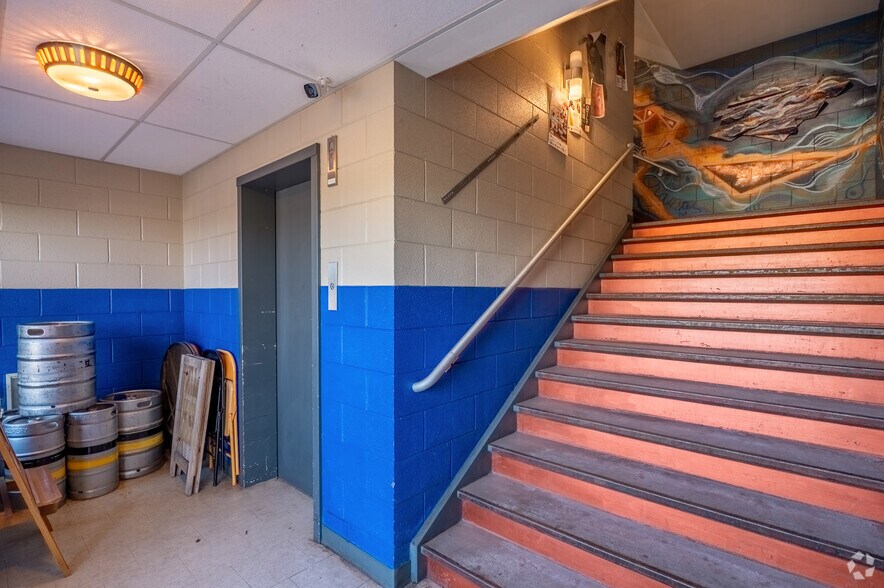 More Photos Of 130 N 1st St, Wausau Storefront Retail Office For Sale