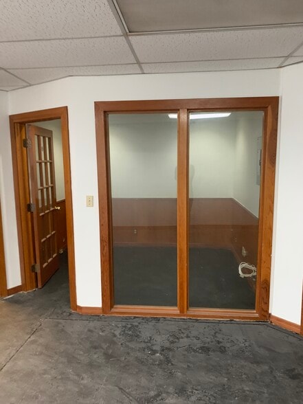 More Photos Of 14200-14238 SW 136th St, Miami Light Manufacturing For Sale