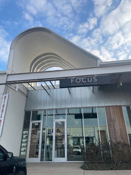 More Photos Of 600 N Shepherd Dr, Houston Storefront For Lease