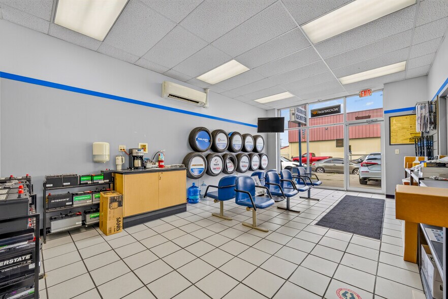 More Photos Of 708 N 18th St, Allentown Auto Repair For Lease