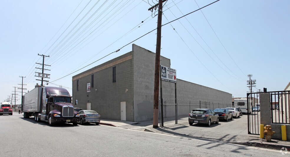 More Photos Of 13152 Raymer St, North Hollywood Warehouse For Lease