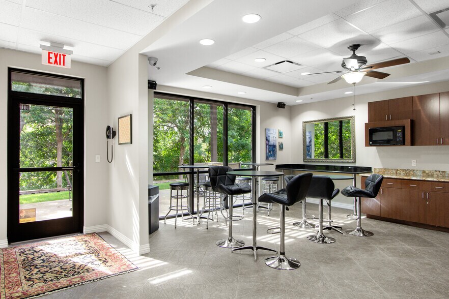 More Photos Of 301 S Watters Rd, Allen Office For Lease