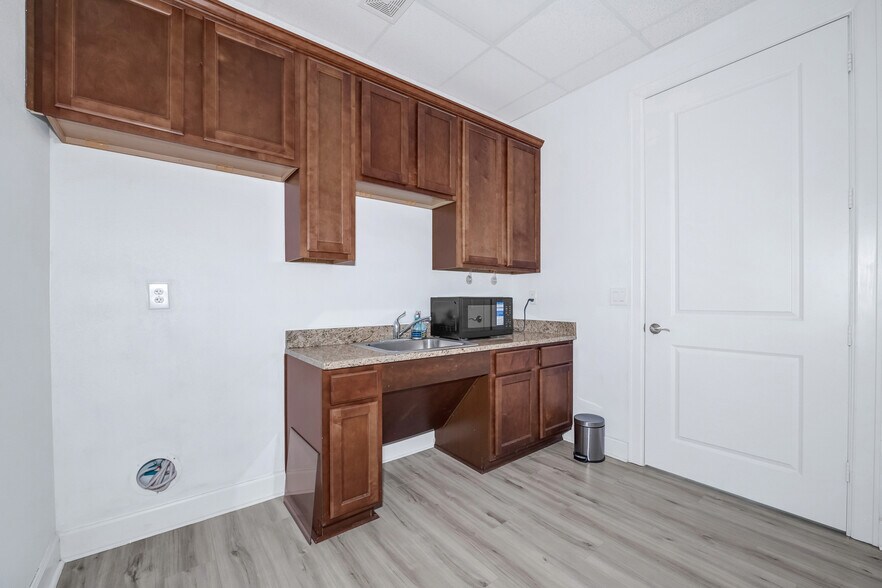 More Photos Of 440 Cobia Dr, Katy Office Residential For Sale