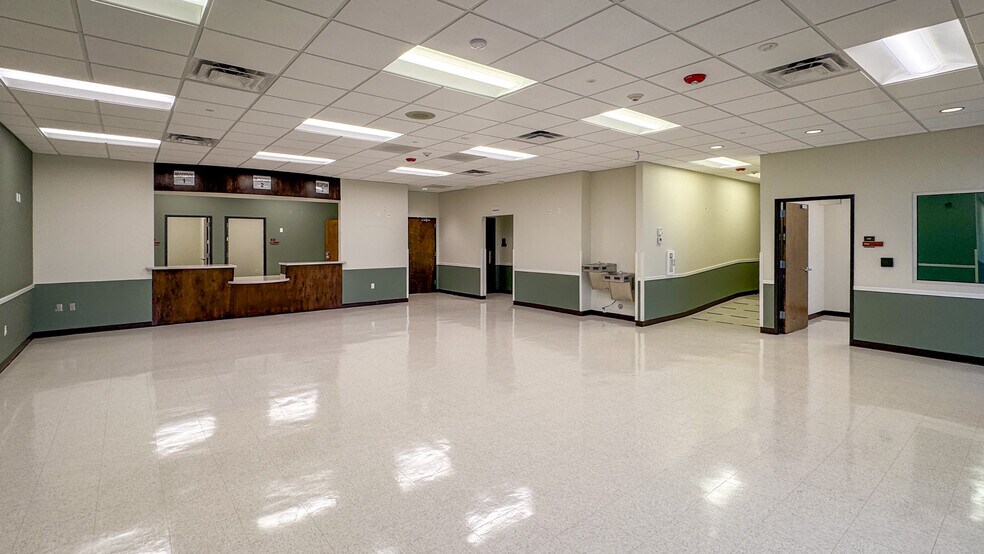 More Photos Of 7400 Helen Of Troy, El Paso Medical For Lease