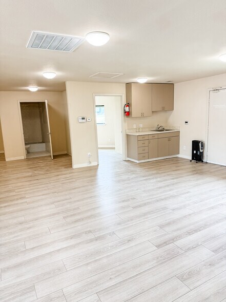 More Photos Of 216 Texas St, Cedar Hill Office For Lease