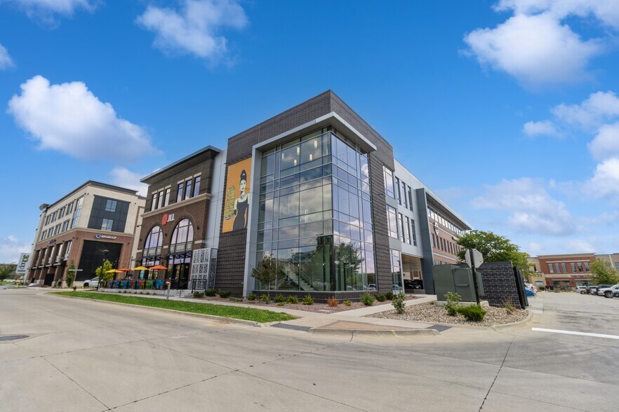 More Photos Of 1465 SW Park Square Dr, Ankeny Office For Lease