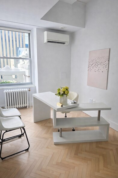 More Photos Of 57 W 57th St, New York Office For Lease