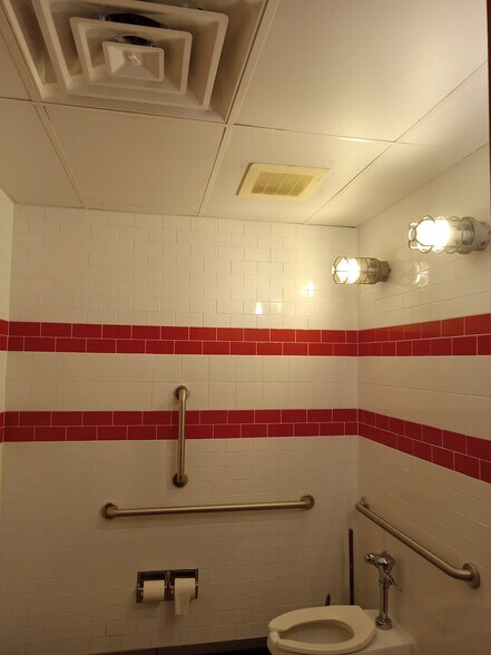 More Photos Of 1756 Carter Hill Rd, Montgomery Restaurant For Sale
