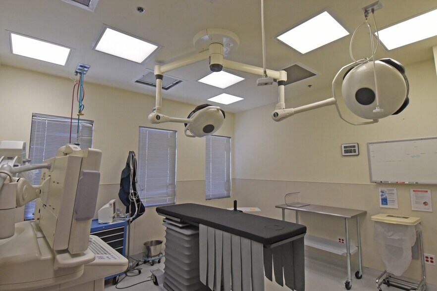 More Photos Of 303 Santa Fe Dr, Encinitas Medical For Sale