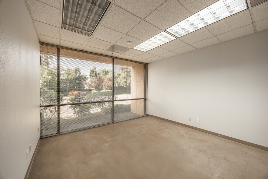 More Photos Of 2540 W Shaw Ln, Fresno Office For Sale