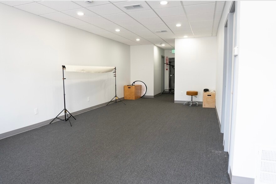 More Photos Of 4408-4414 Gary Ave, Fairfield Storefront For Sale