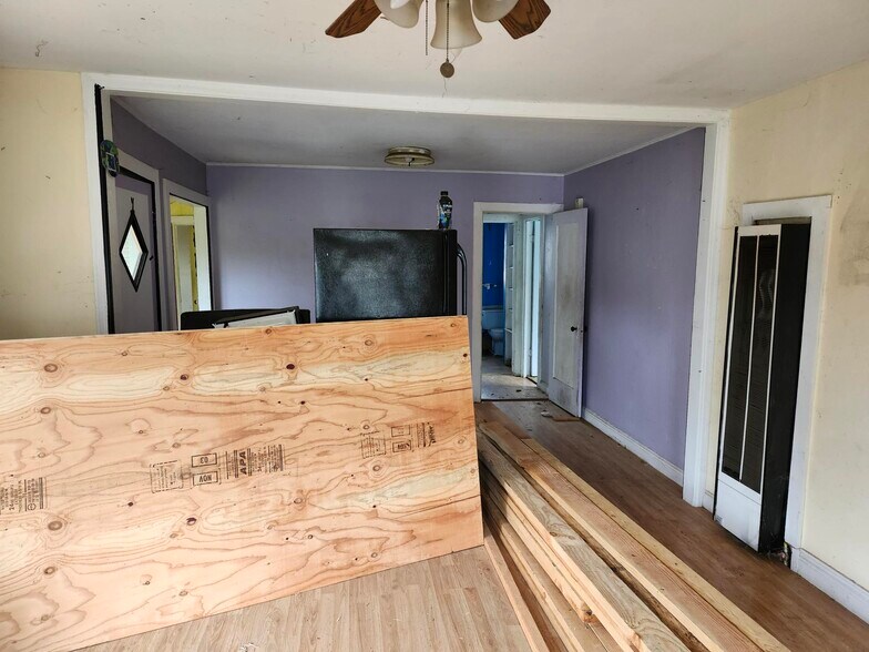 More Photos Of 118-120 Scandling Ave, Grass Valley Apartments For Sale