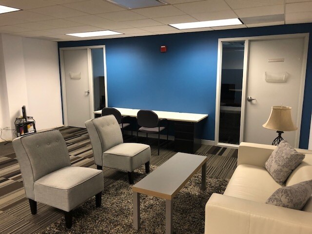 More Photos Of 255 E Lake St, Bloomingdale Office For Lease