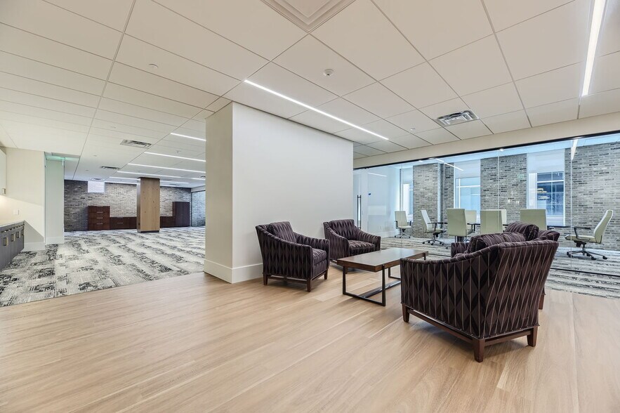 More Photos Of 221 Wilcox St, Castle Rock Office For Lease