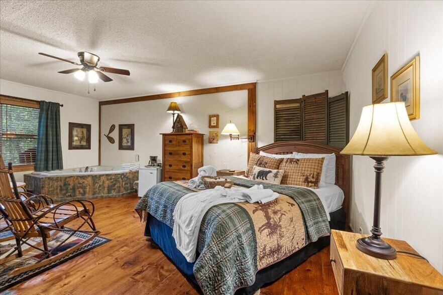 More Photos Of 9440 GA-52, Chatsworth Hospitality For Sale