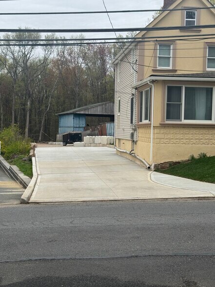 More Photos Of 331 Sharrotts Rd, Staten Island Land For Lease