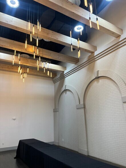 More Photos Of 1440-1460 Moon River Dr, Provo General Retail For Lease